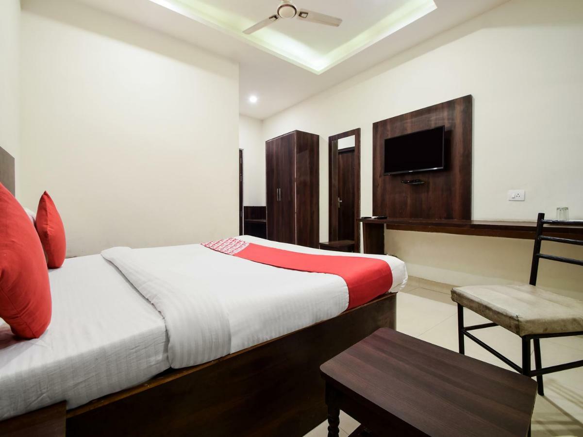 Hotel Krishna Palace ウダイプル エクステリア 写真