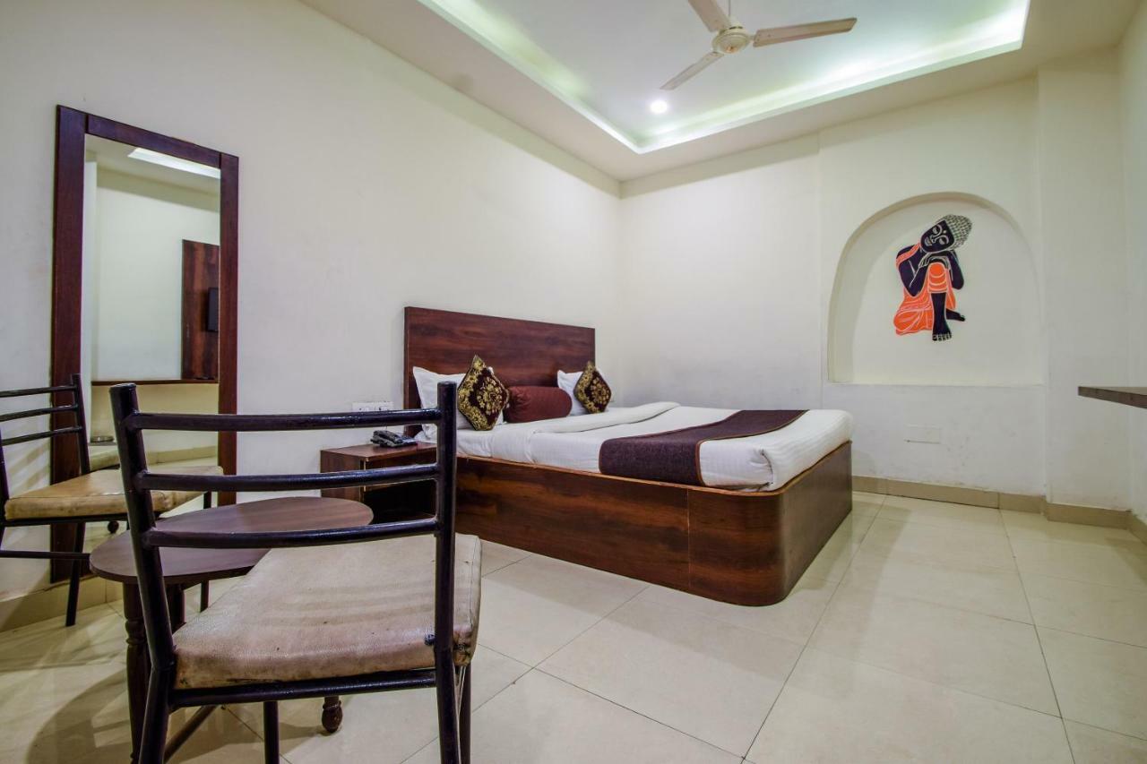 Hotel Krishna Palace ウダイプル エクステリア 写真